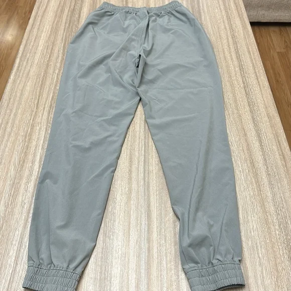 Gymshark training woven joggers women’s size extra small light gray color - Picture 10 of 15